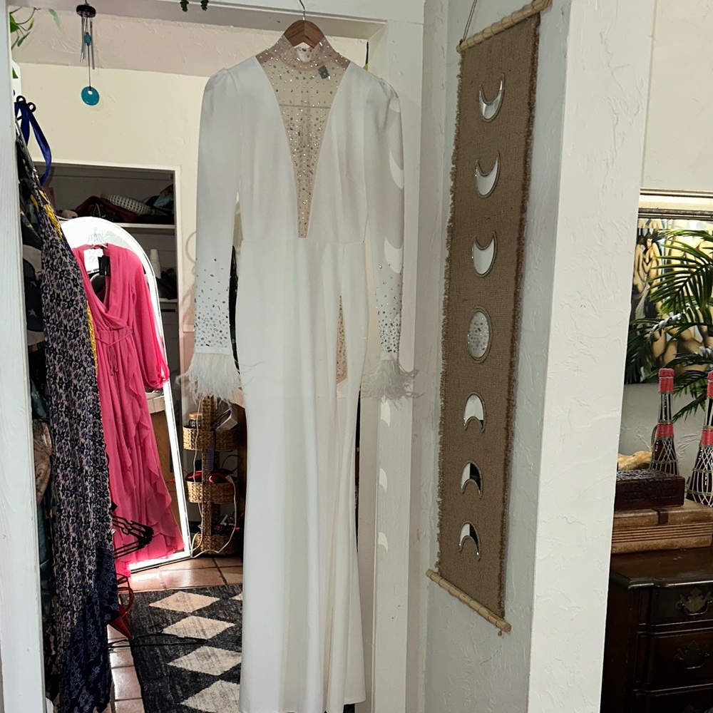 Elegant White Long Sleeve Dress